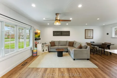 814 Camberley Crescent Kingston ON K7M 4C4