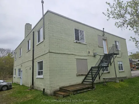 152 Homewood Avenue Kitchener ON N2M 1W9