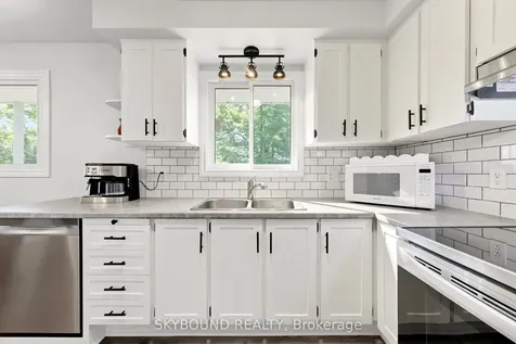 46 Melbourne Street E Kawartha Lakes ON K9V 1X9