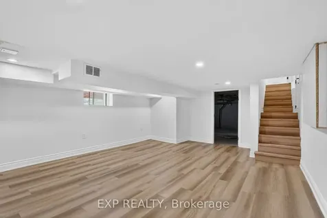 83 Beechwood Avenue Hamilton ON L8L 2S7