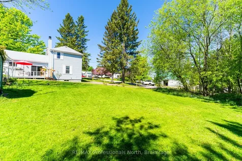 12 Tait Street Huntsville ON P1H 1W5