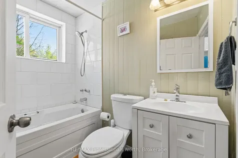 12 Tait Street Huntsville ON P1H 1W5