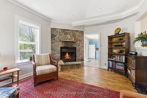 12 Tait Street Huntsville ON P1H 1W5