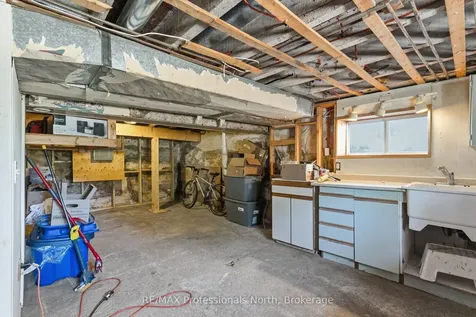 12 Tait Street Huntsville ON P1H 1W5