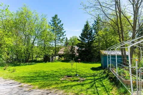 12 Tait Street Huntsville ON P1H 1W5