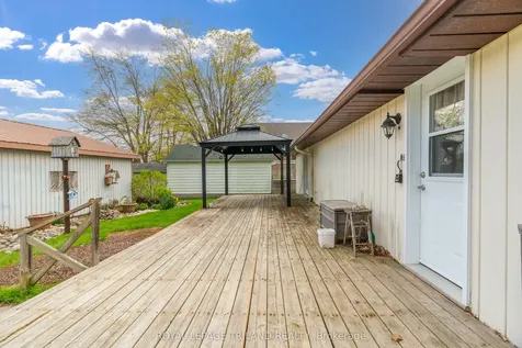 64 Wellington Avenue Southwest Middlesex ON N0L 1A0