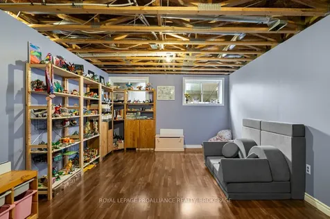 1560 Davenport Crescent Kingston ON K7P 0H7
