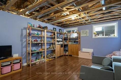 1560 Davenport Crescent Kingston ON K7P 0H7