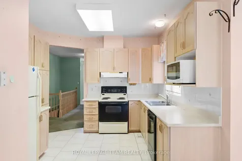 41 Billingham Crescent Kanata ON K2K 2T7
