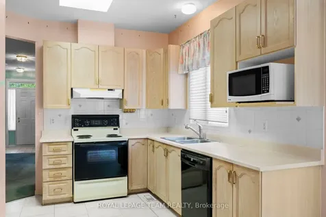 41 Billingham Crescent Kanata ON K2K 2T7