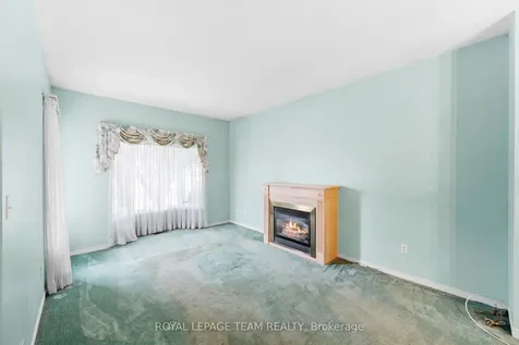 41 Billingham Crescent Kanata ON K2K 2T7