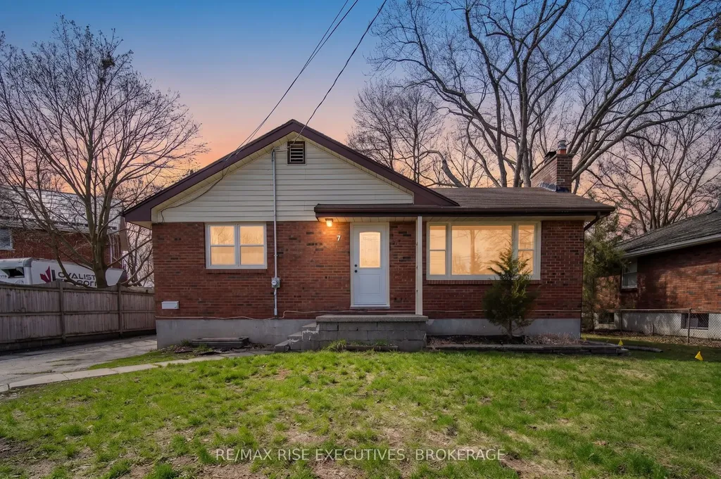 7 Benjamin Street Belleville ON K8P 1P6
