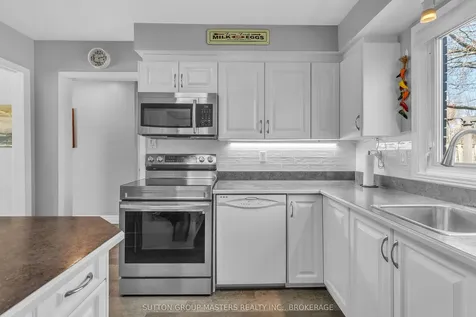 162 Chelsea Road Kingston ON K7M 3Y8