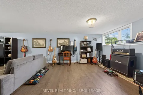 1142 Coverdale Drive Kingston ON K7M 8X7