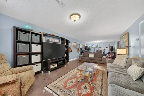 1142 Coverdale Drive Kingston ON K7M 8X7