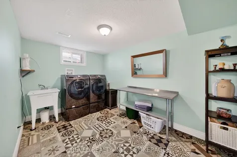 1142 Coverdale Drive Kingston ON K7M 8X7