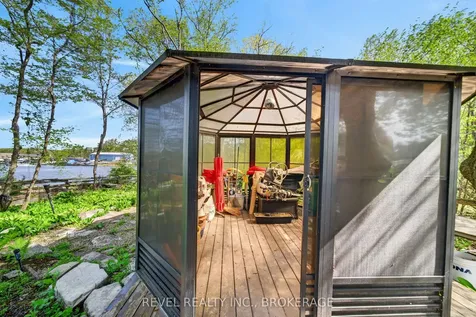 1142 Coverdale Drive Kingston ON K7M 8X7