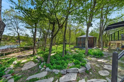 1142 Coverdale Drive Kingston ON K7M 8X7