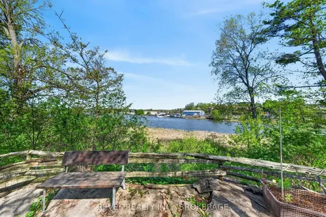 1142 Coverdale Drive Kingston ON K7M 8X7