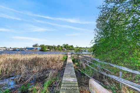 1142 Coverdale Drive Kingston ON K7M 8X7