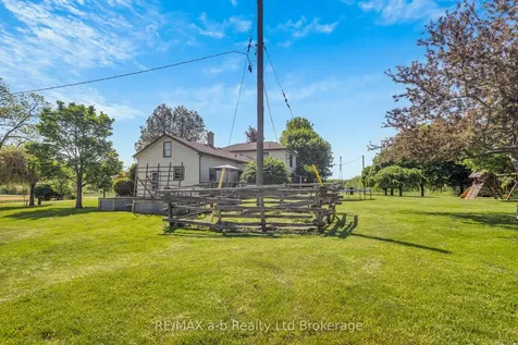 1813 Norfolk County 19 Road W Norfolk ON N0E 1V0