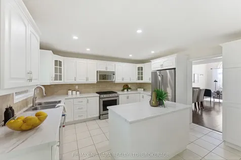 70 Terrace Drive Grimsby ON L3M 1B5