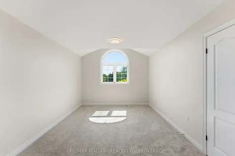 70 Terrace Drive Grimsby ON L3M 1B5