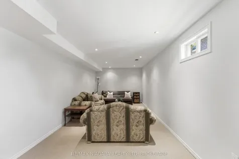70 Terrace Drive Grimsby ON L3M 1B5