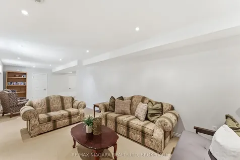 70 Terrace Drive Grimsby ON L3M 1B5