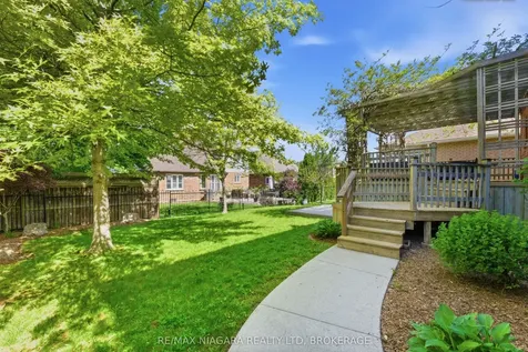 70 Terrace Drive Grimsby ON L3M 1B5