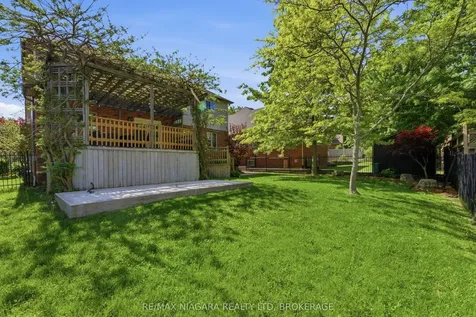 70 Terrace Drive Grimsby ON L3M 1B5