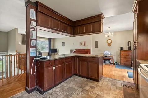 706 High Gate Park Drive Kingston ON K7M 5Z9