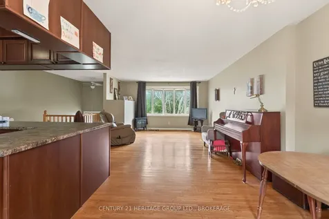 706 High Gate Park Drive Kingston ON K7M 5Z9