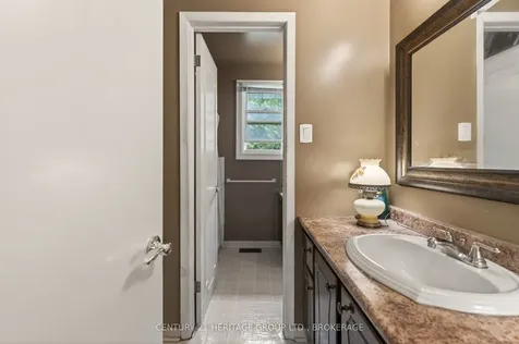 706 High Gate Park Drive Kingston ON K7M 5Z9