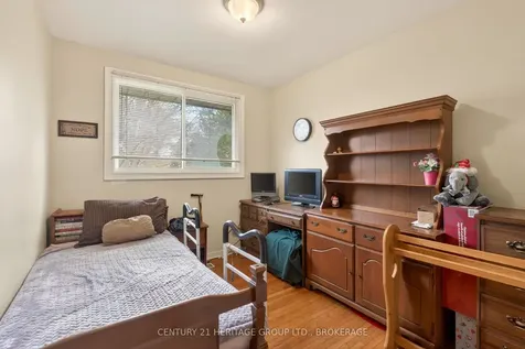 706 High Gate Park Drive Kingston ON K7M 5Z9