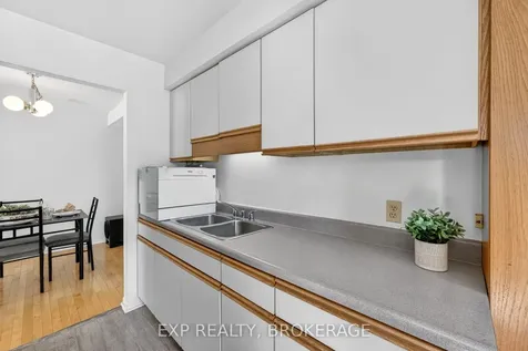 23 Rose Abbey Drive Kingston ON K7M 6W1