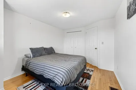 23 Rose Abbey Drive Kingston ON K7M 6W1