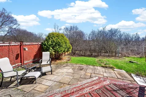 23 Rose Abbey Drive Kingston ON K7M 6W1