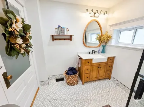 935 Leask Avenue North Bay ON P1A 1V3