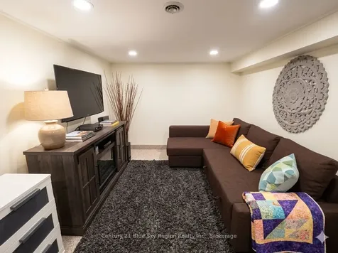 935 Leask Avenue North Bay ON P1A 1V3
