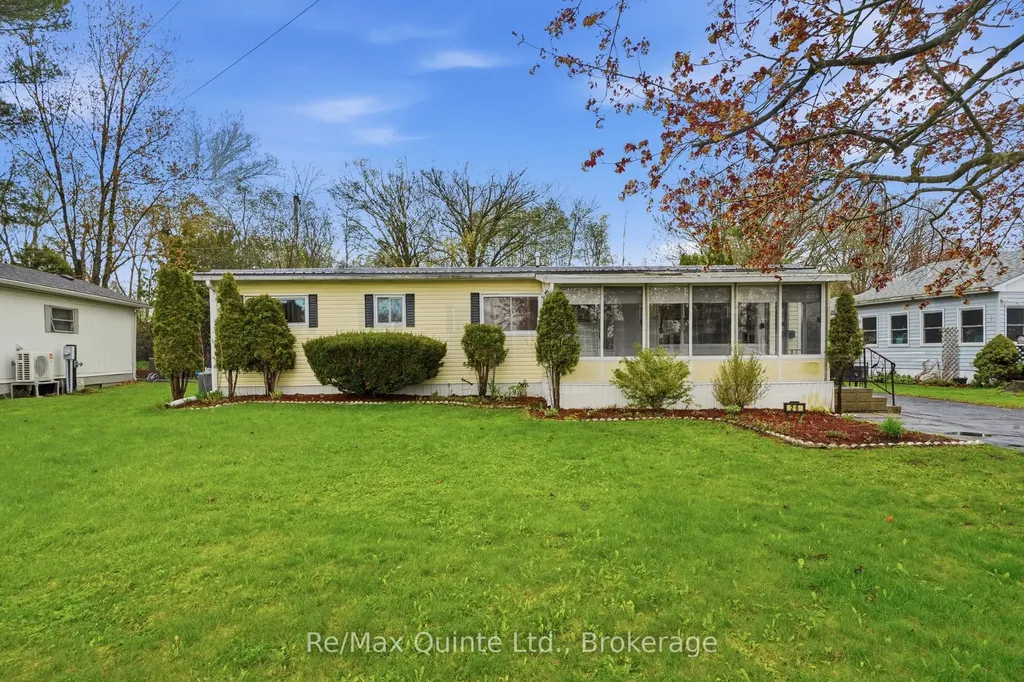 26 Linden Boulevard Quinte West ON K8N 5W9