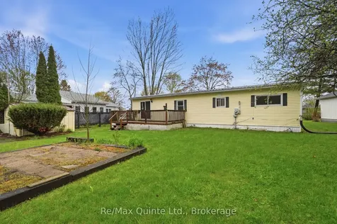 26 Linden Boulevard Quinte West ON K8N 5W9