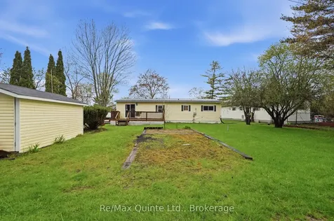 26 Linden Boulevard Quinte West ON K8N 5W9