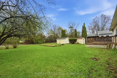 26 Linden Boulevard Quinte West ON K8N 5W9