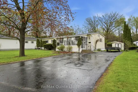 26 Linden Boulevard Quinte West ON K8N 5W9