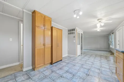 26 Linden Boulevard Quinte West ON K8N 5W9