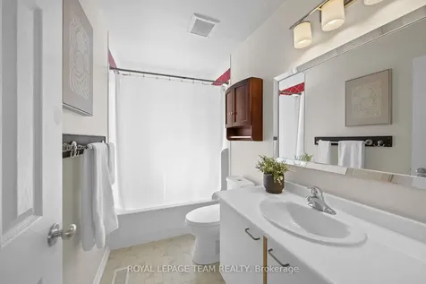 2 Ipswich Terrace Kanata ON K2K 2R5