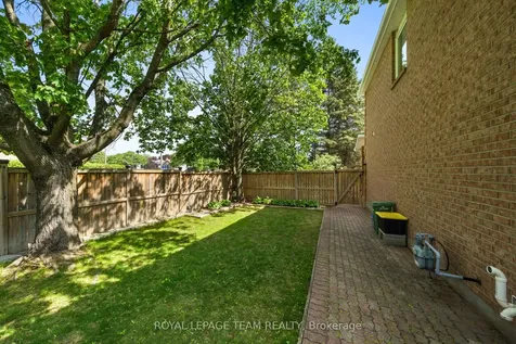 2 Ipswich Terrace Kanata ON K2K 2R5