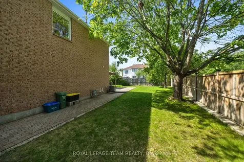2 Ipswich Terrace Kanata ON K2K 2R5