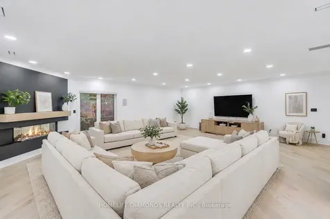 47 Ridge Point Drive St. Catharines ON L2T 2S8